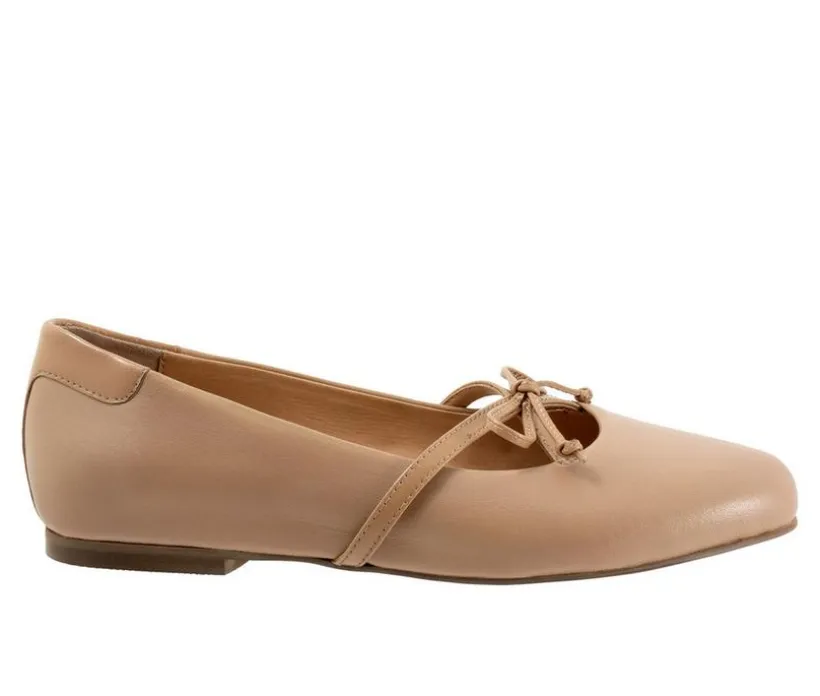 Women's Trotters Carissa Flats