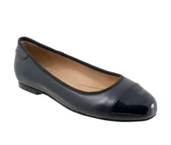 Women's Trotters Clara Flats