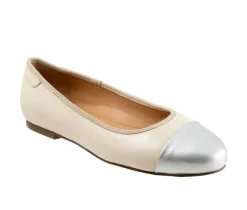 Women's Trotters Clara Flats